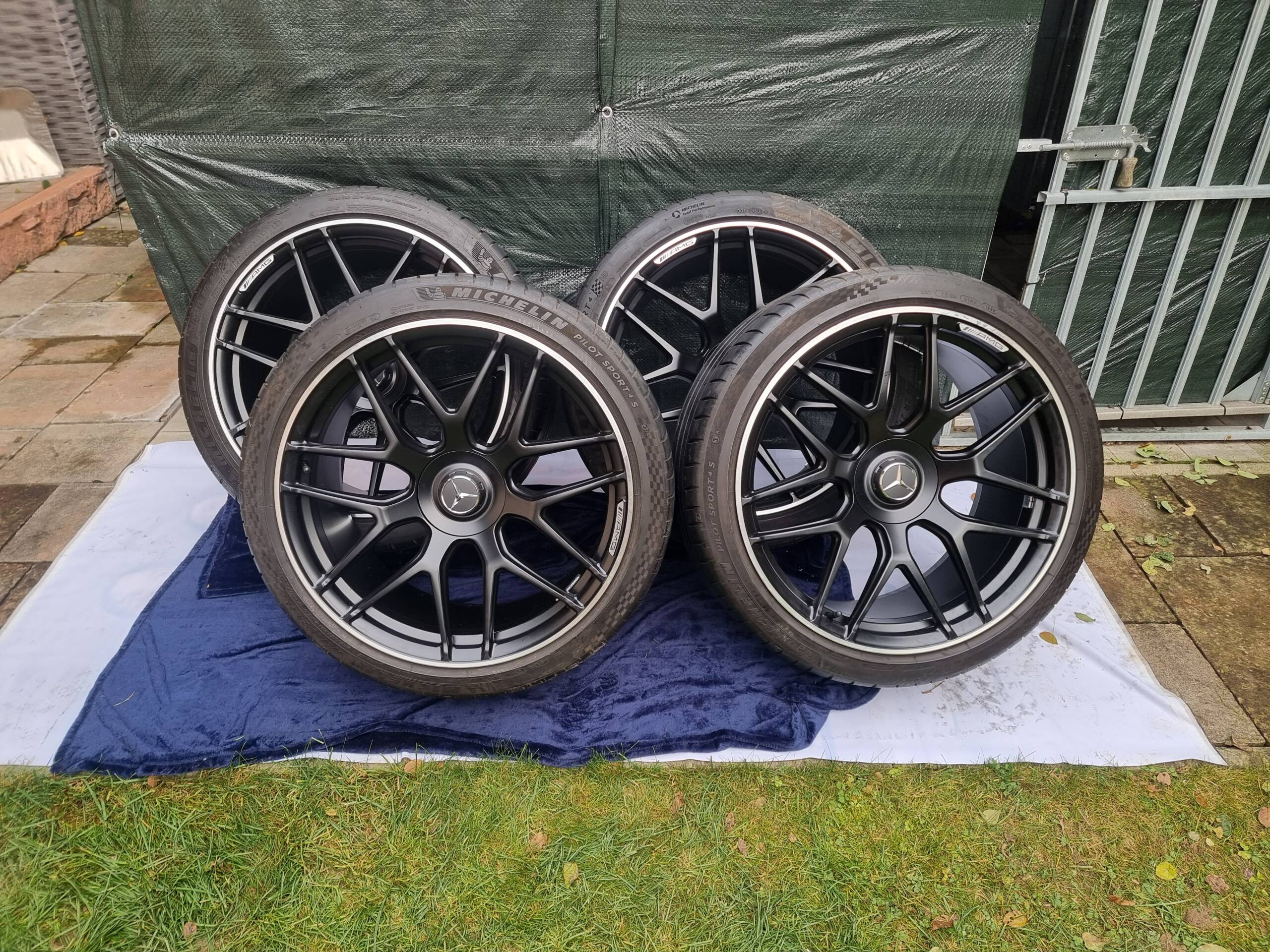 Nové Mercedes 21″ čierne